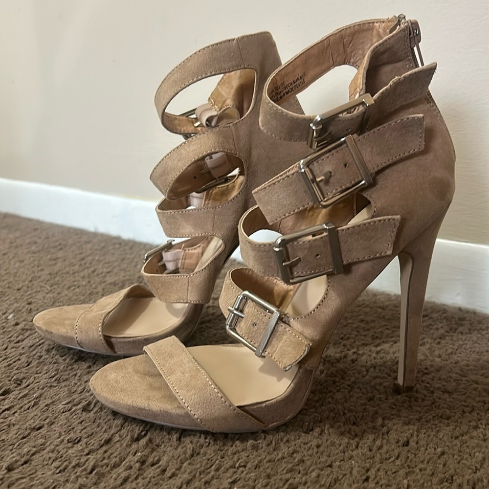 Shoe Dazzle tan heels